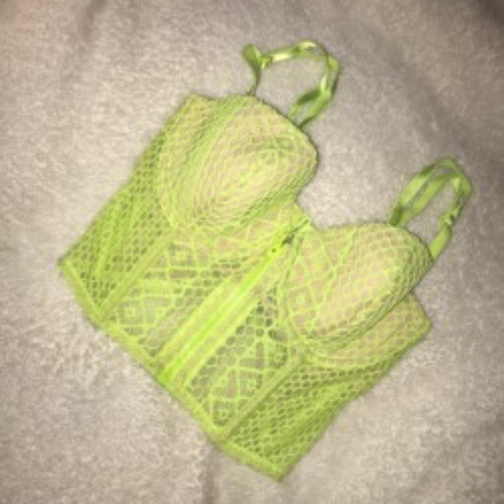 Victoria Secret Buste